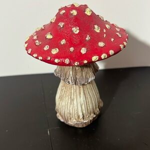 Red Whimsical Resin Mushroom Garden Decor Pot Sitter Garden Mushroom CO2